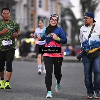 Runner Photo 7686874