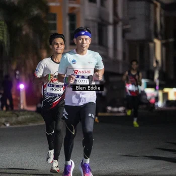 Runner Photo 7686892