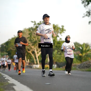 Runner Photo 7686902