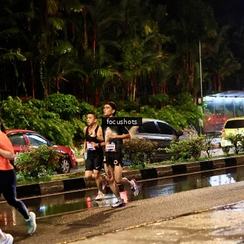 Runner Photo 7686992