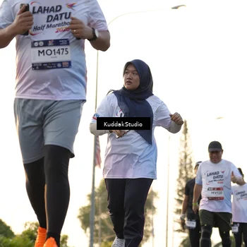 Runner Photo 7686993