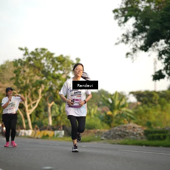 Runner Photo 7687011