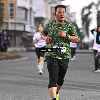 Runner Photo 7687020