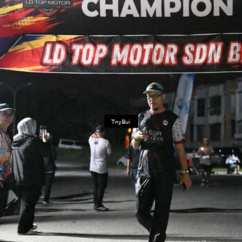 Runner Photo 7687032