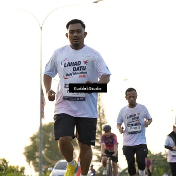 Runner Photo 7687036
