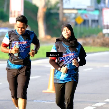 Runner Photo 7687038