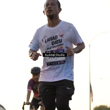 Runner Photo 7687039