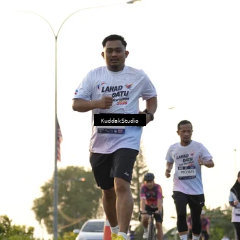 Runner Photo 7687042