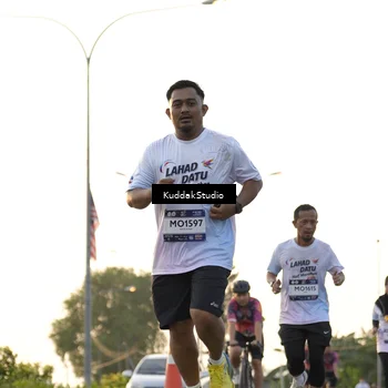 Runner Photo 7687045