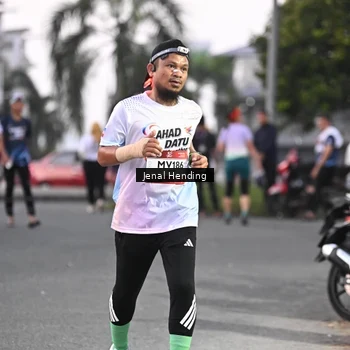 Runner Photo 7687047