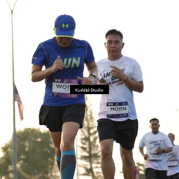 Runner Photo 7687056