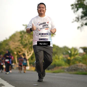 Runner Photo 7687057