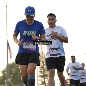 Runner Photo 7687059