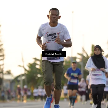 Runner Photo 7687074