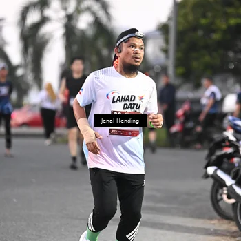 Runner Photo 7687078