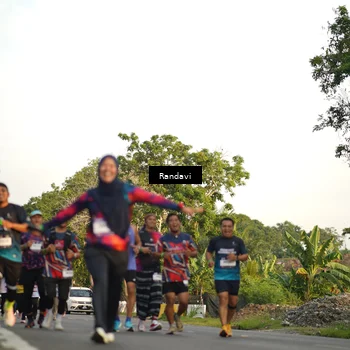 Runner Photo 7687084