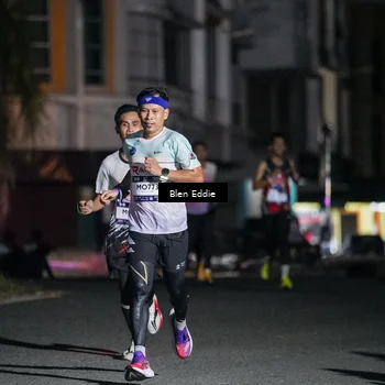 Runner Photo 7687088