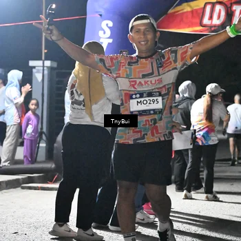 Runner Photo 7687089
