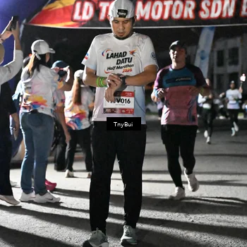 Runner Photo 7687136
