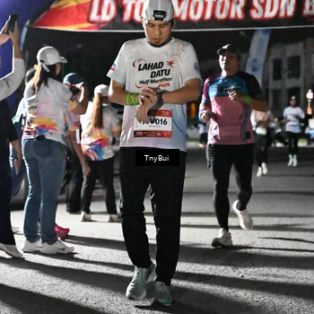 Runner Photo 7687144