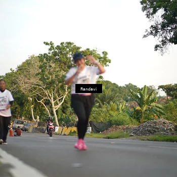 Runner Photo 7687154