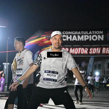 Runner Photo 7687156