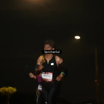 Runner Photo 7687173