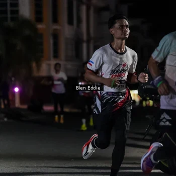 Runner Photo 7687200
