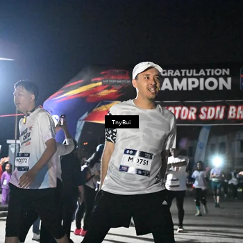 Runner Photo 7687204