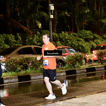 Runner Photo 7687212