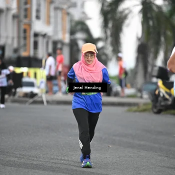 Runner Photo 7687236