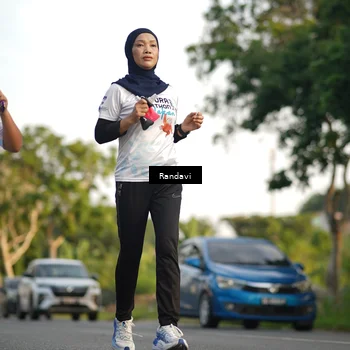 Runner Photo 7687272