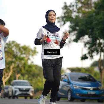 Runner Photo 7687275