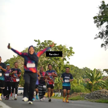 Runner Photo 7687293