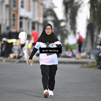 Runner Photo 7687296