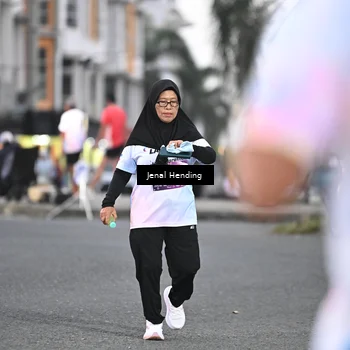 Runner Photo 7687313