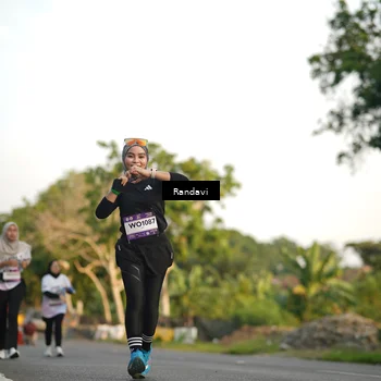 Runner Photo 7687327