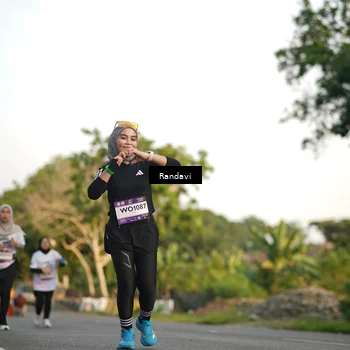Runner Photo 7687342
