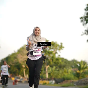 Runner Photo 7687352