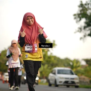 Runner Photo 7687357