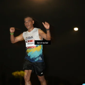 Runner Photo 7687371