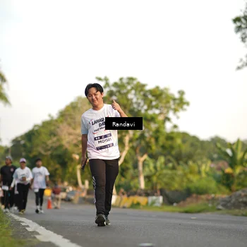 Runner Photo 7687393