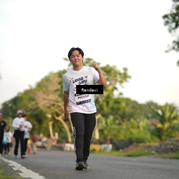 Runner Photo 7687418