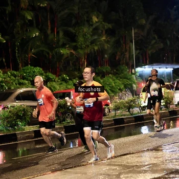 Runner Photo 7687433