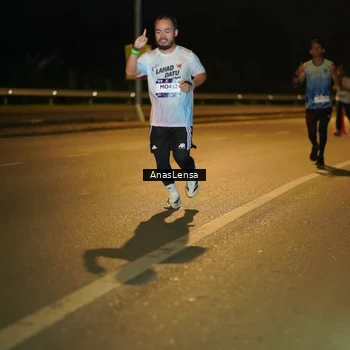 Runner Photo 7687457