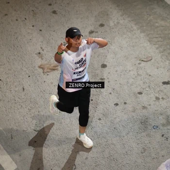 Runner Photo 7687493