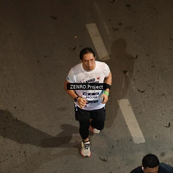 Runner Photo 7687502