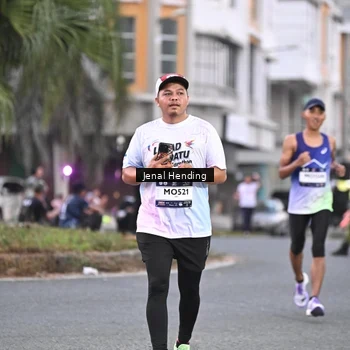 Runner Photo 7687602