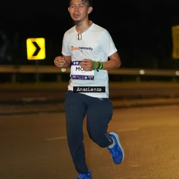 Runner Photo 7687628