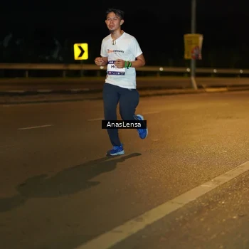 Runner Photo 7687649